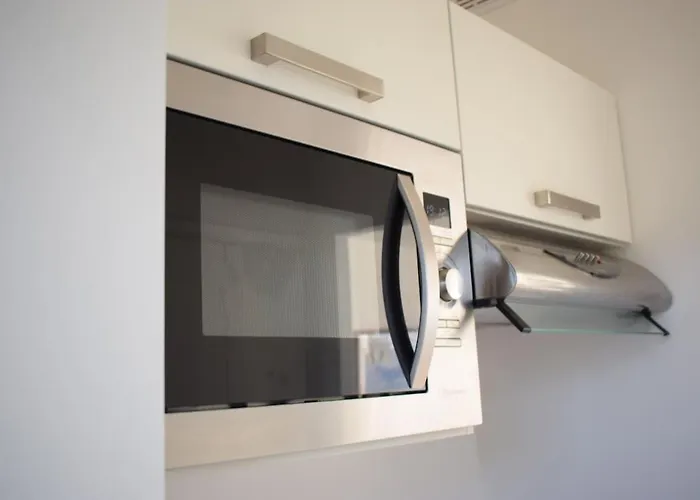 Merveilleux, Sur La Et Accès Direct à La Appartement Olmeto (Corsica)